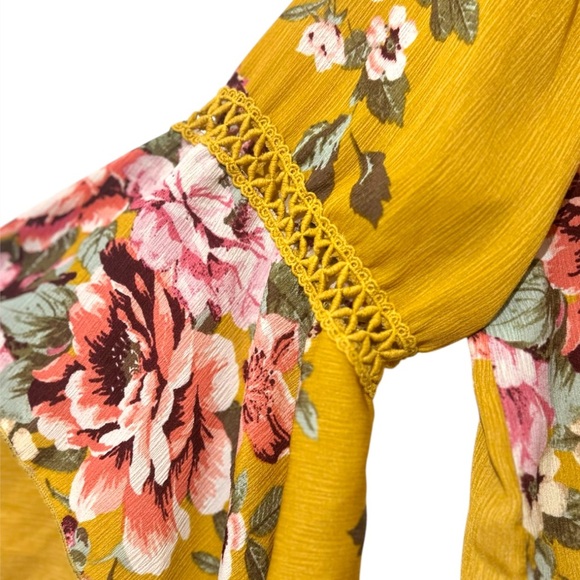 ODDY Flared Sleeve Mustard Yellow Kimono with Floral and Crochet Design Sz 2X - Picture 5 of 8